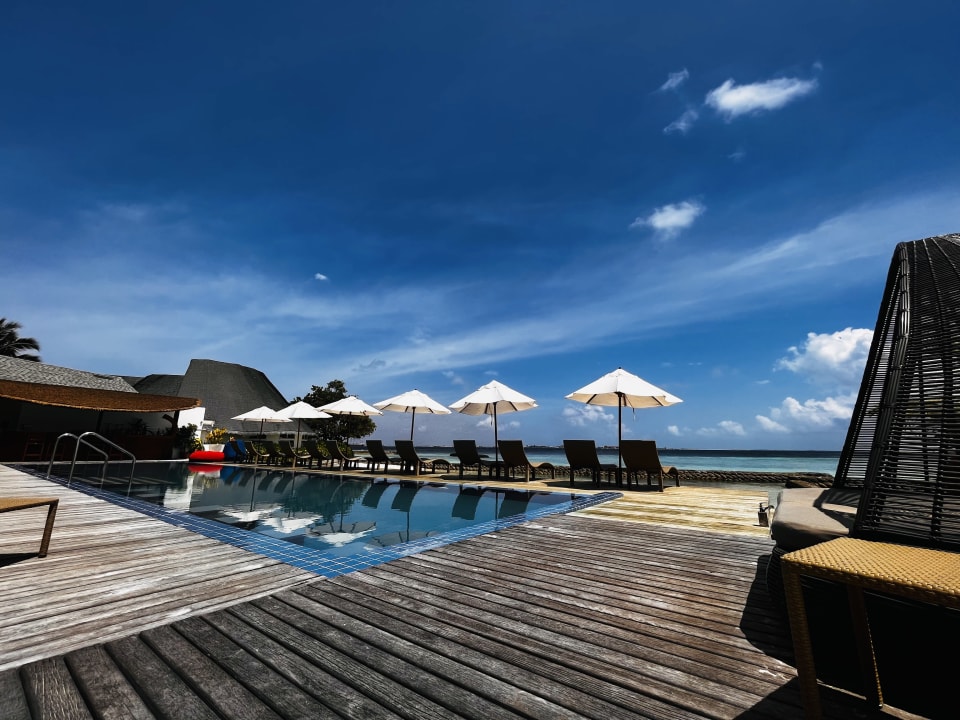 Pool Centara Ras Fushi Resort & Spa Maldives