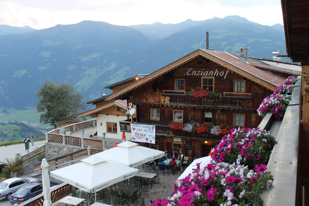 Sicht vom Balkon  Alpengasthof Enzianhof