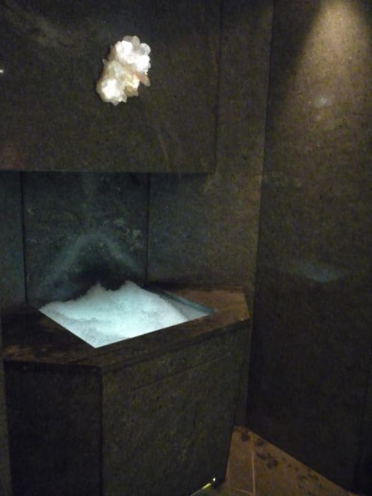 Eisgrotte The Grand Arosa Pop-up Hotel