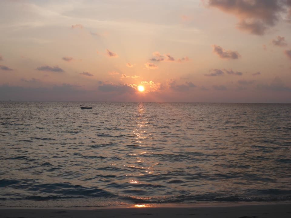 Sonnenuntergang Embudu Village