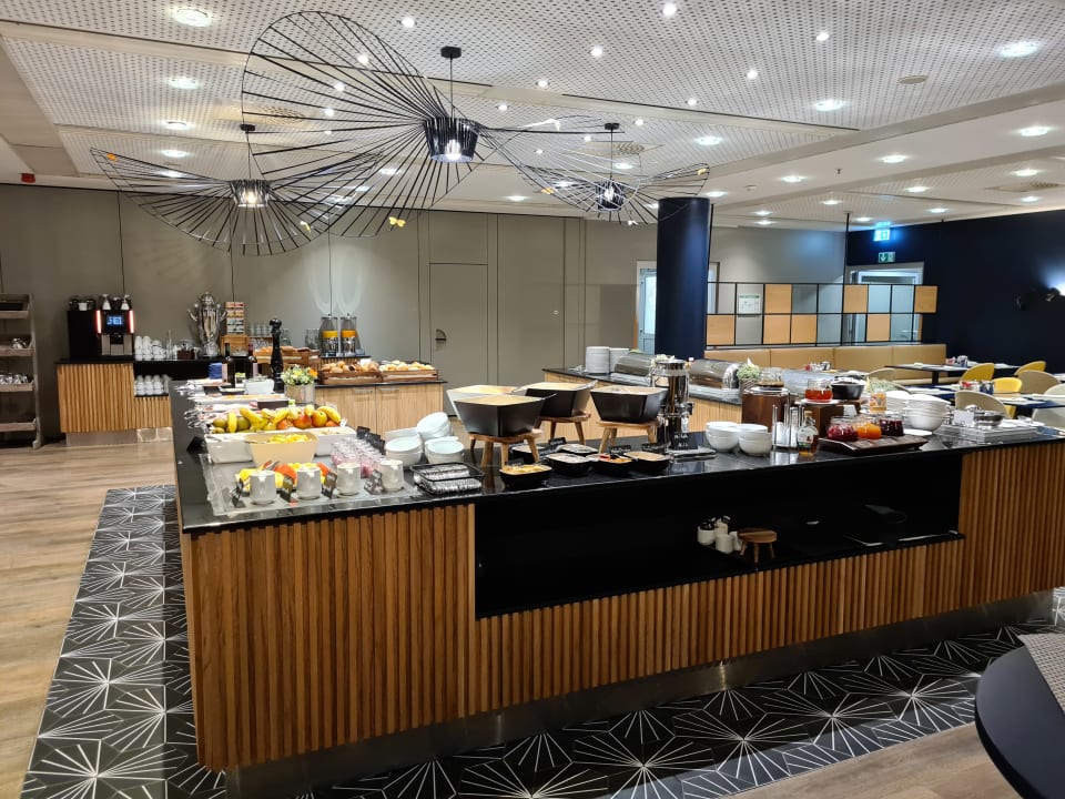 Gastro voco Dusseldorf Seestern, an IHG Hotel