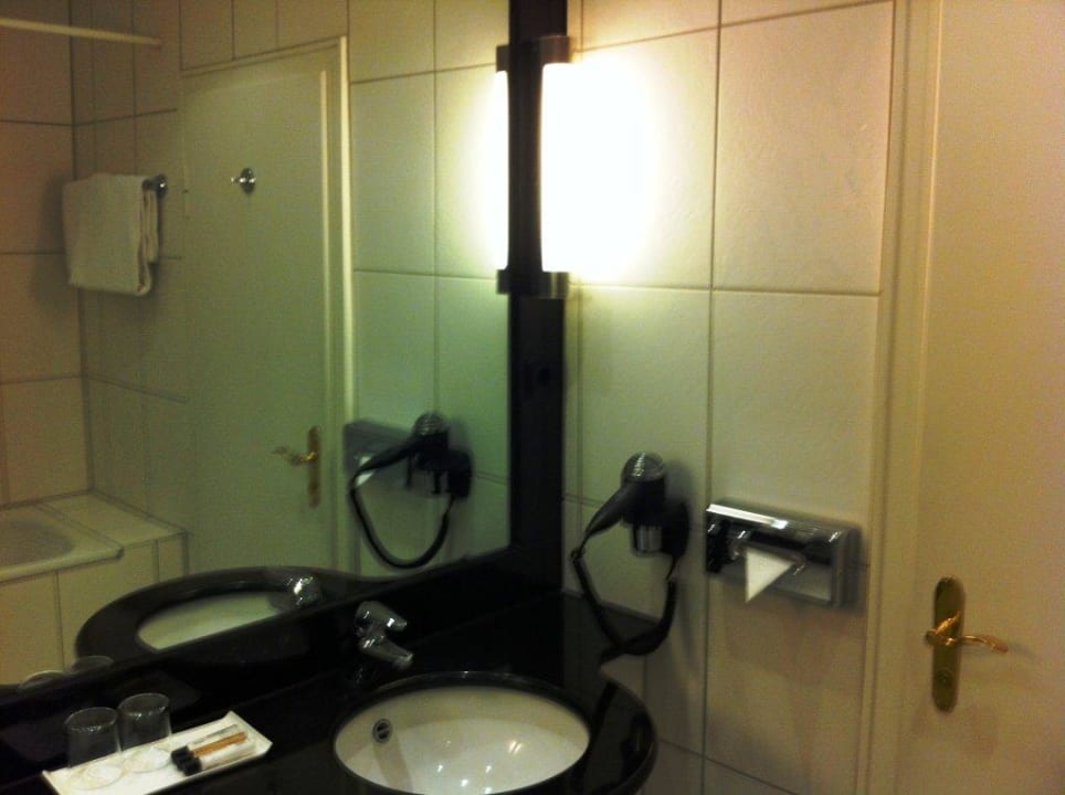 Bad Zimmer 501 Hotel Mannheimer Hof - Leonardo Limited Edition