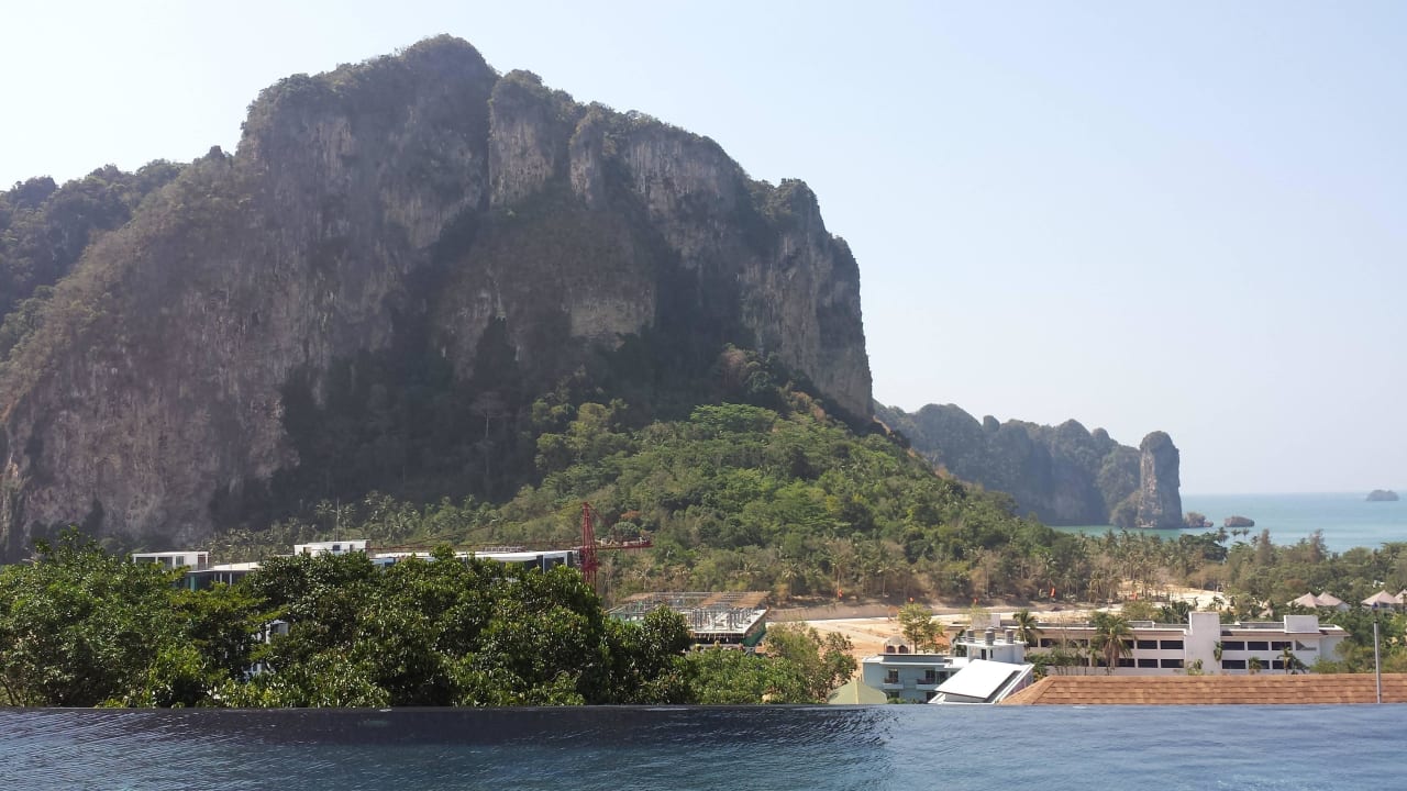 Panoramapool Avani Ao Nang Cliff Krabi Resort