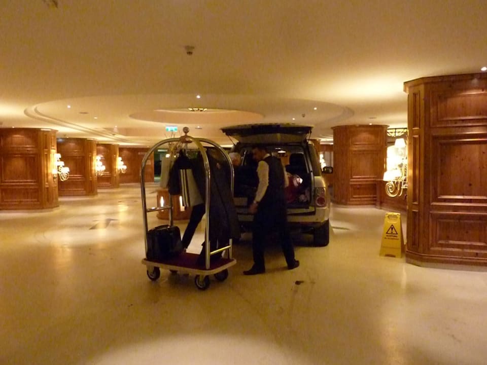 Tout boisé. Un James Bond Interalpen-Hotel Tyrol