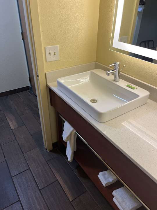 Zimmer Baymont by Wyndham Mishawaka South Bend