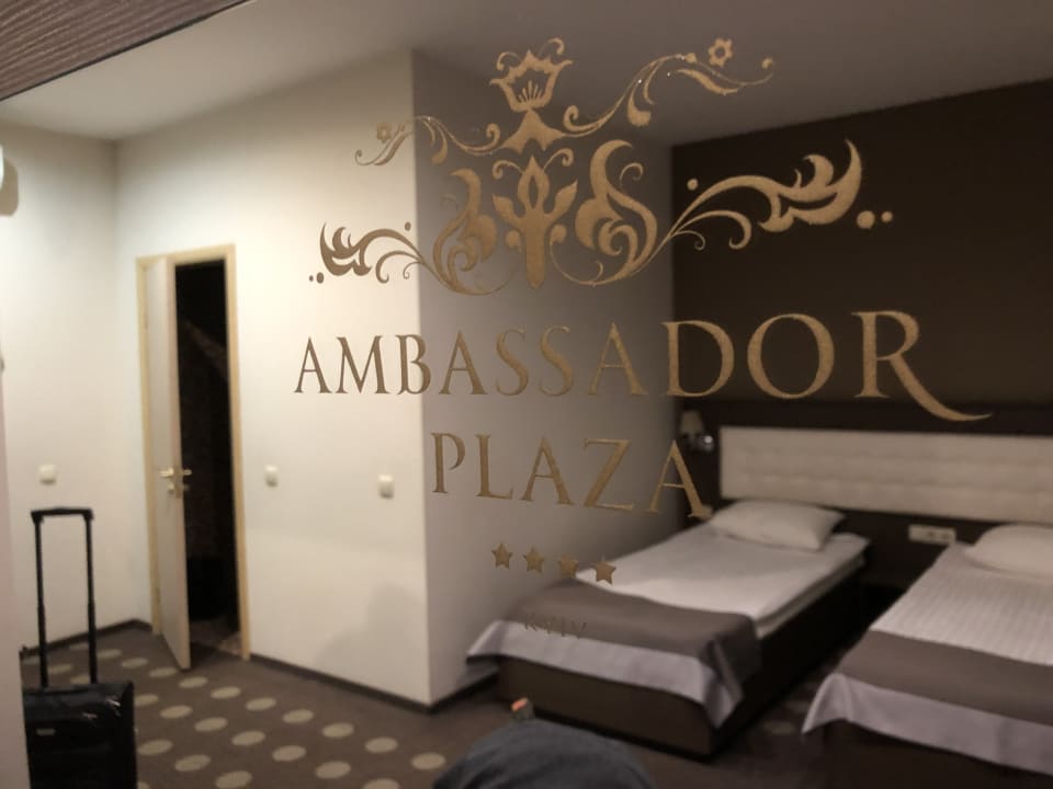 Zimmer Hotel Ambassador Plaza