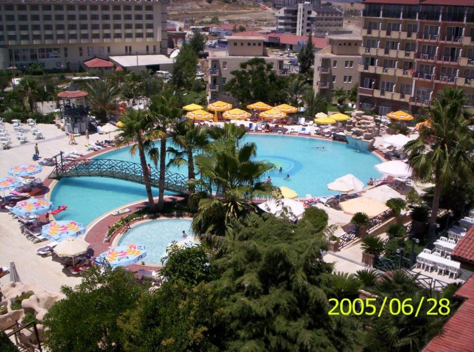Blick auf den Pool Seaden Corolla Hotel