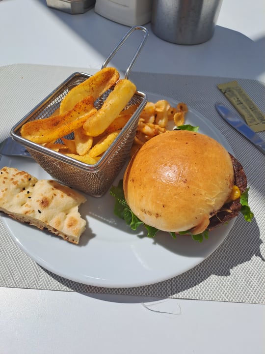 Gastro Can Garden Resort