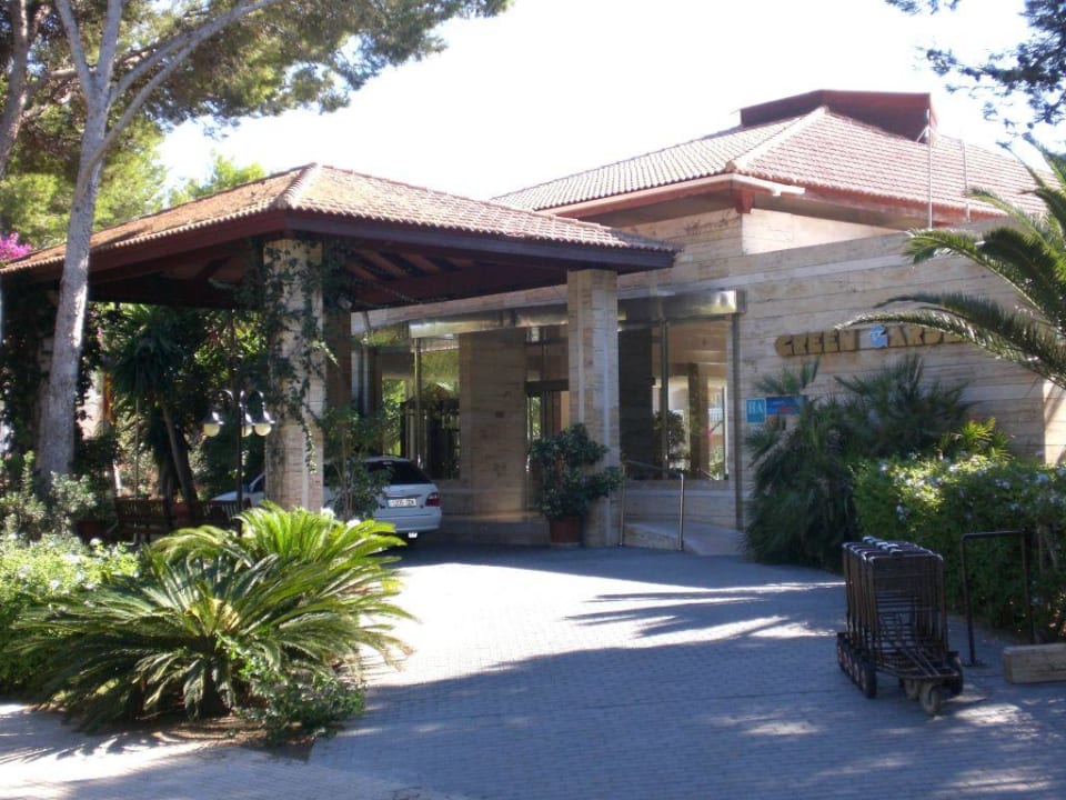 Aussenansicht vom Eingang Green Garden Aparthotel