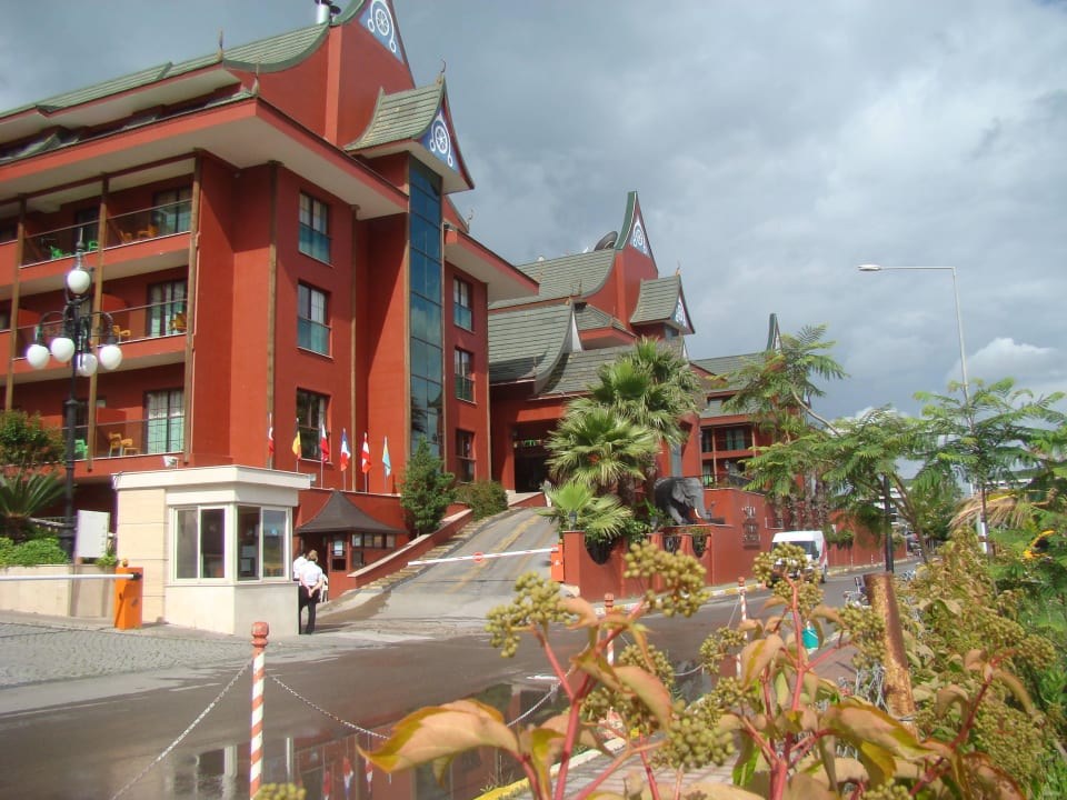 Hotelzufahrt Siam Elegance Hotels & Spa