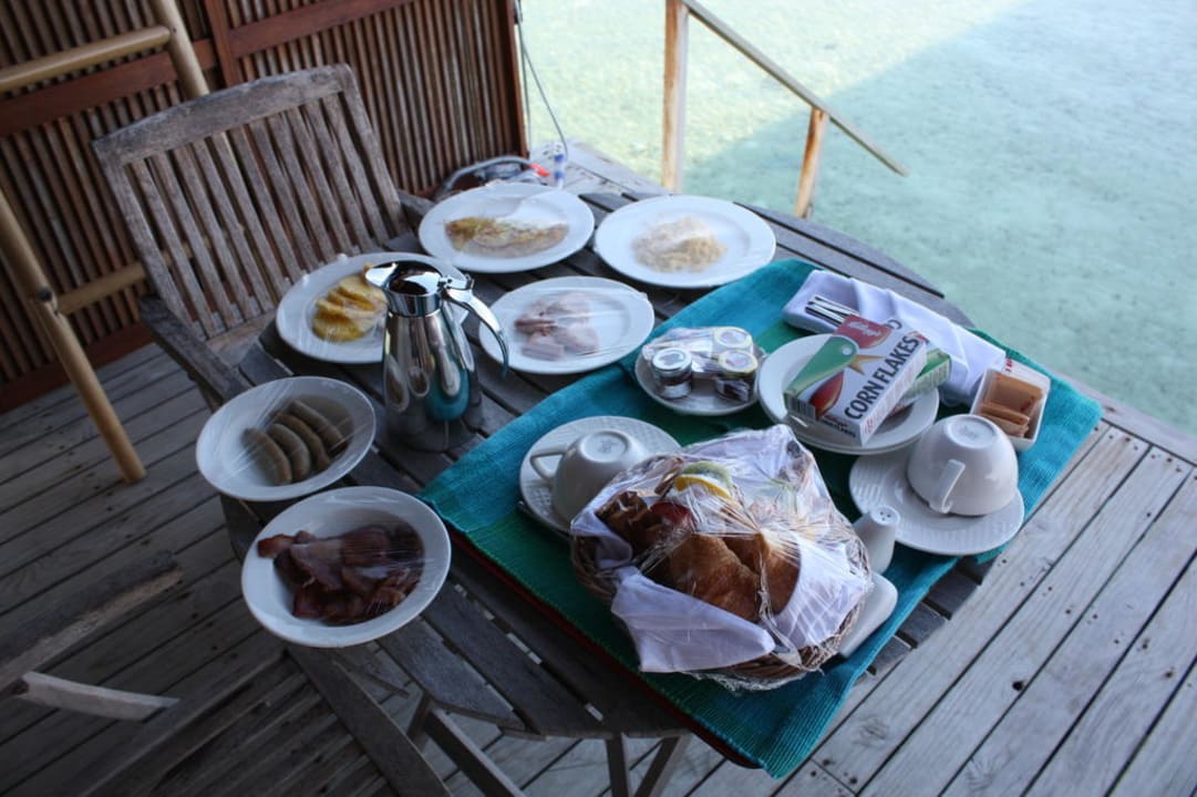 Frühstück im Zimmer Veligandu Maldives Resort Island