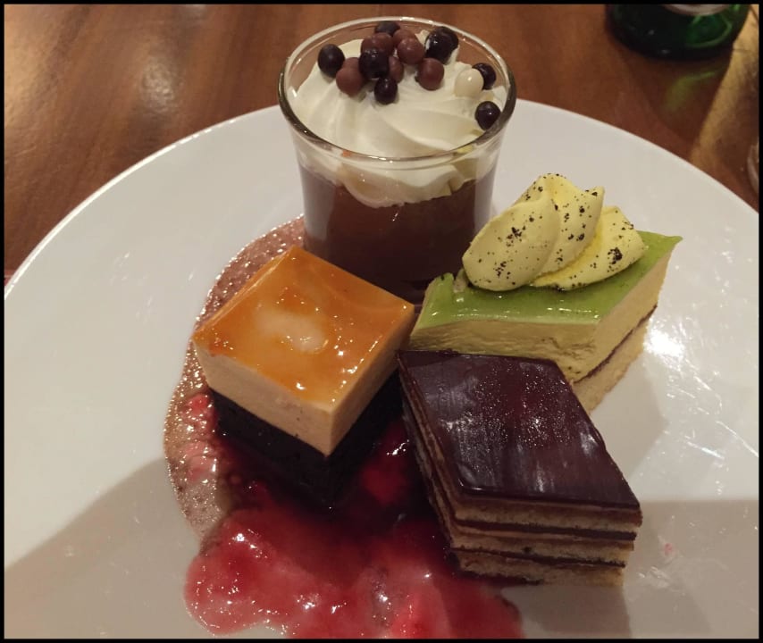 Süßspeisen Ajman Saray, a Luxury Collection Resort