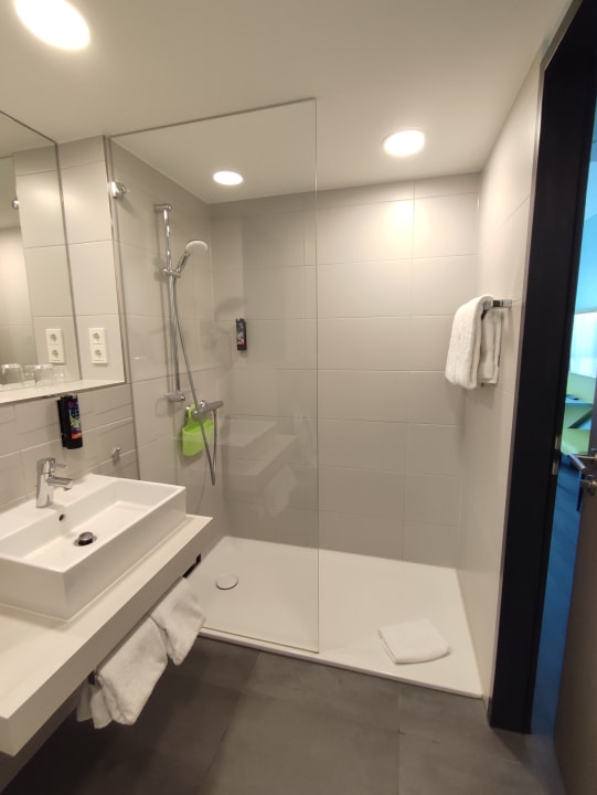 Zimmer Holiday Inn - the niu, Seven Dusseldorf Ost