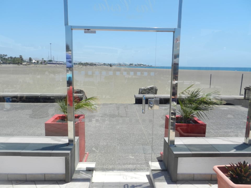 Ausgang zum Strand Hotel Las Costas
