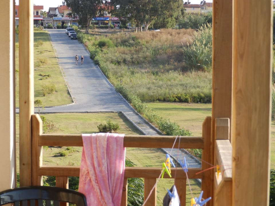 Sicht Auf Minibasar, Friseur.. Can Garden Resort