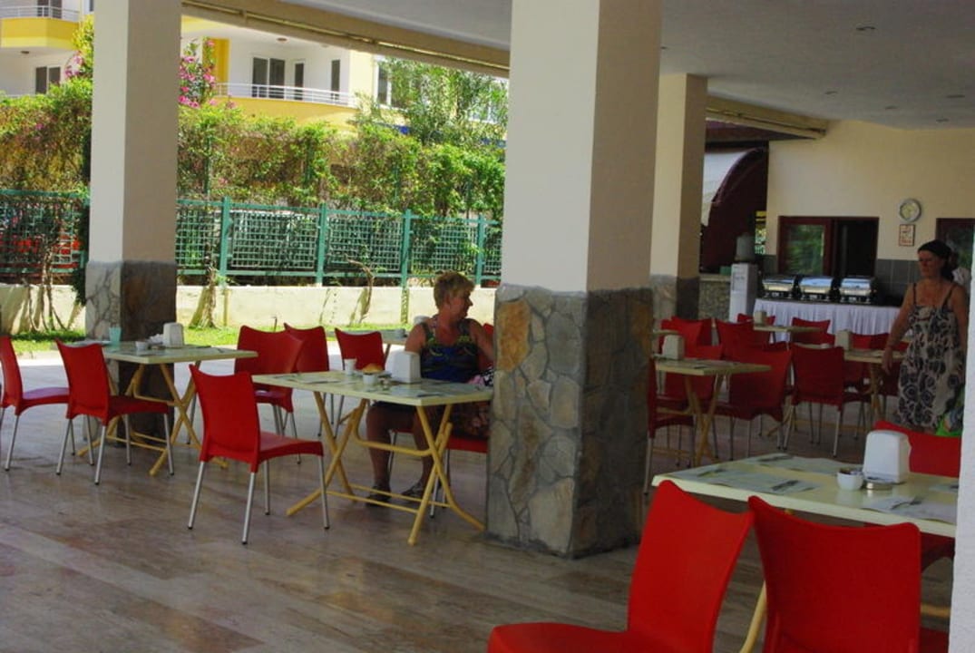 Bar na basenie w drugim budynku A11 Hotel Obaköy