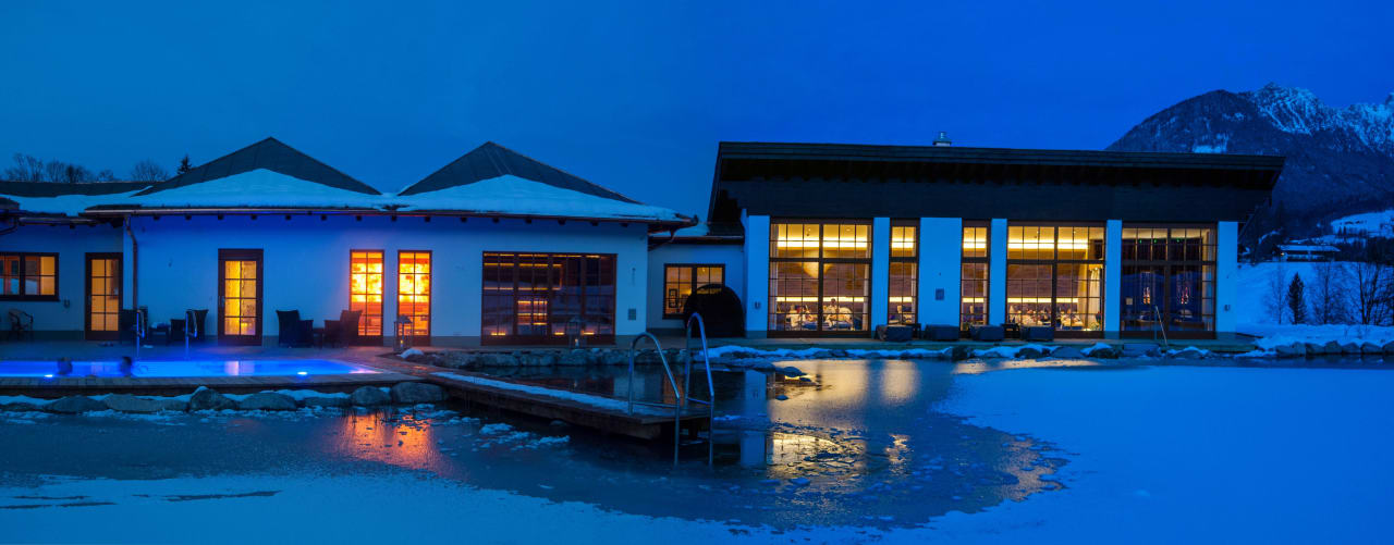 Nachtansicht Wellnesshotel Zechmeisterlehen