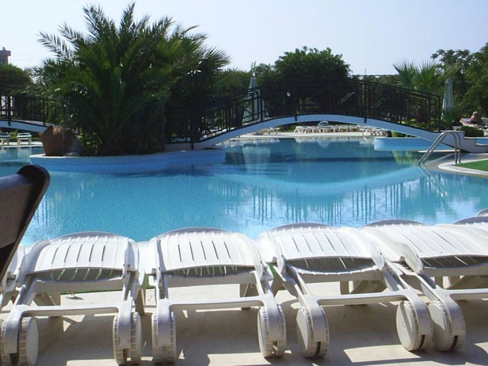 Poolanlage des Yali Resort Club Yali Hotels & Resort
