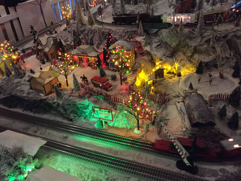 Eisenbahn an der Rezeption  Hotel Bell Rock Europa-Park