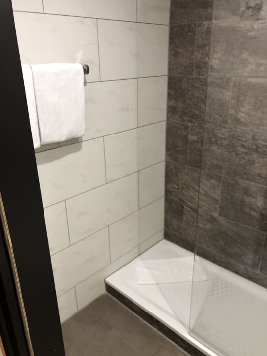 Zimmer Mövenpick Hotel Nürnberg Airport