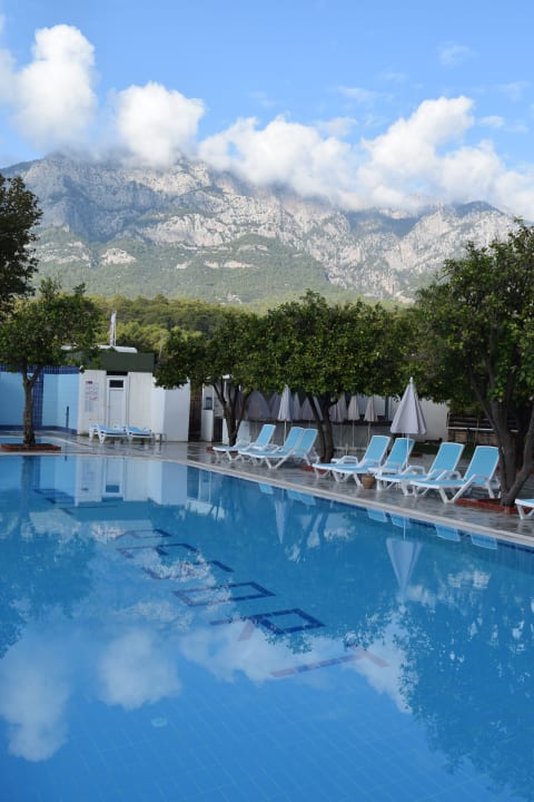 Pool Armas Gül Beach