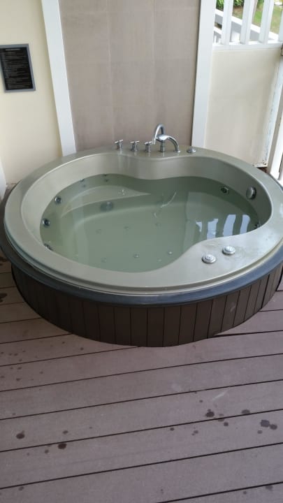 Wirlpool auf der Terrasse  Cape Panwa Hotel