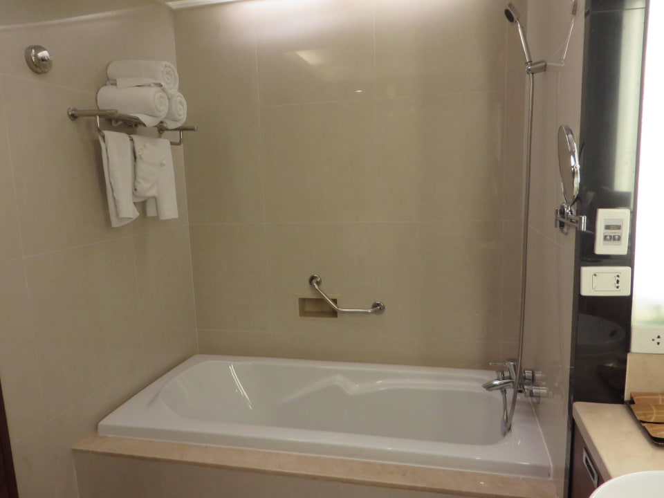 Bad Hotel Aetas Lumpini