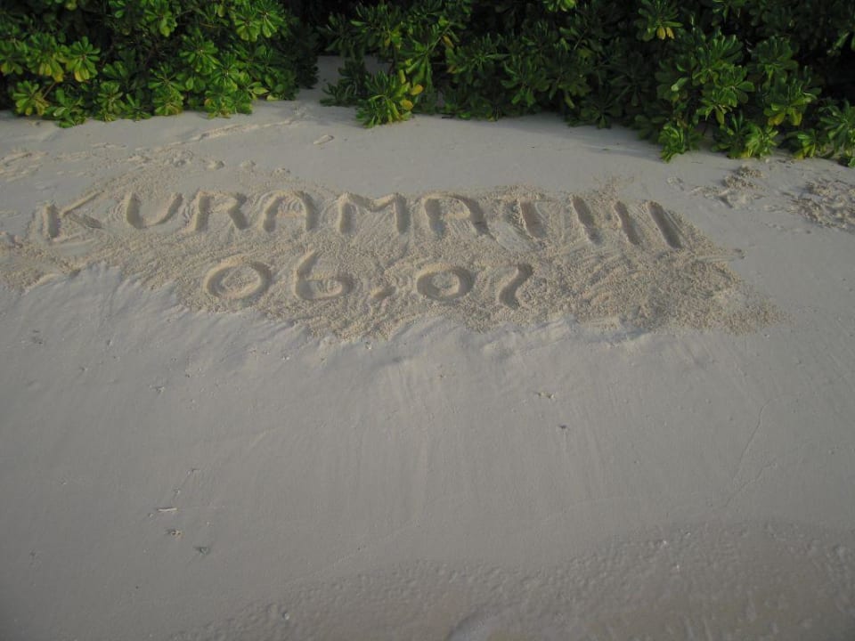 traumhafter Strand Kuramathi Maldives