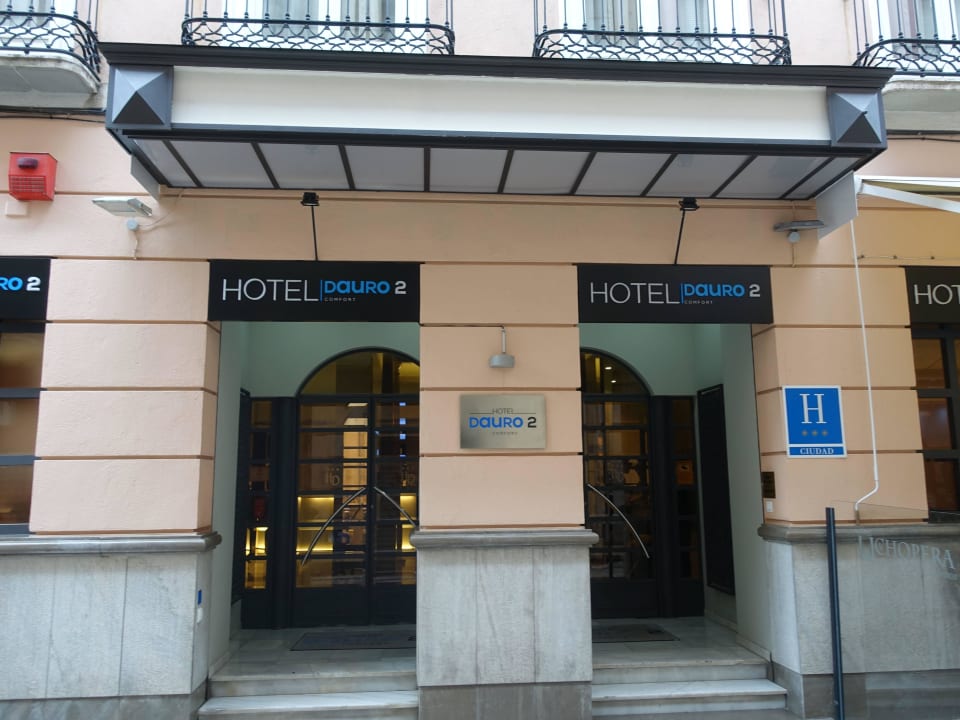 Haupteingang Hotel Comfort Dauro 2