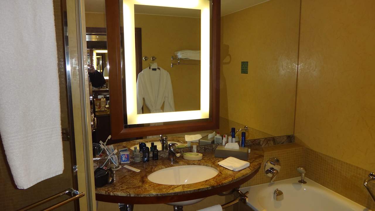 Wanne und separate Dusche! The Westin Warsaw