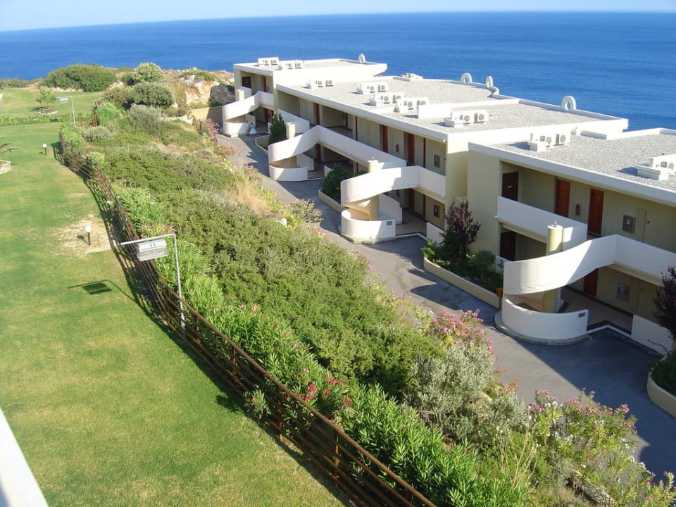 Widok z balkonu na hotel Hotel Kalithea Mare Palace