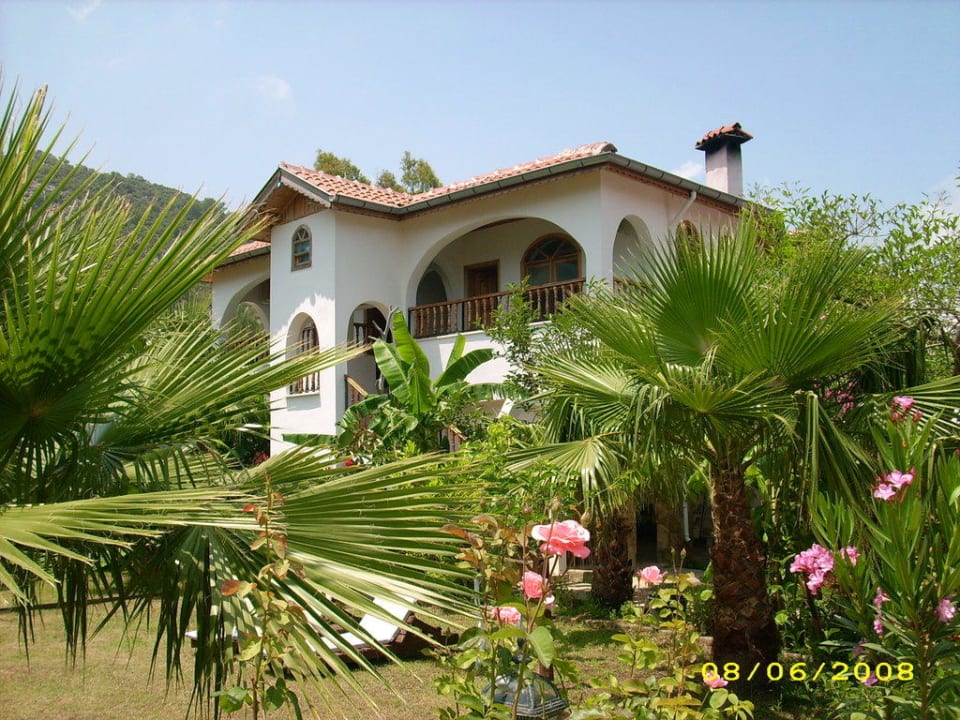 Blick auf Hotel vom Garten aus Hotel Aida
