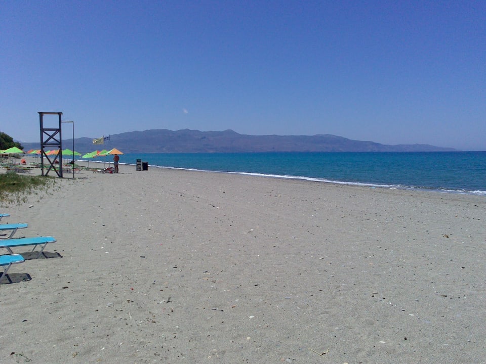 Strand am Hotel, Blickrichtung Maleme Caretta Beach Hotel
