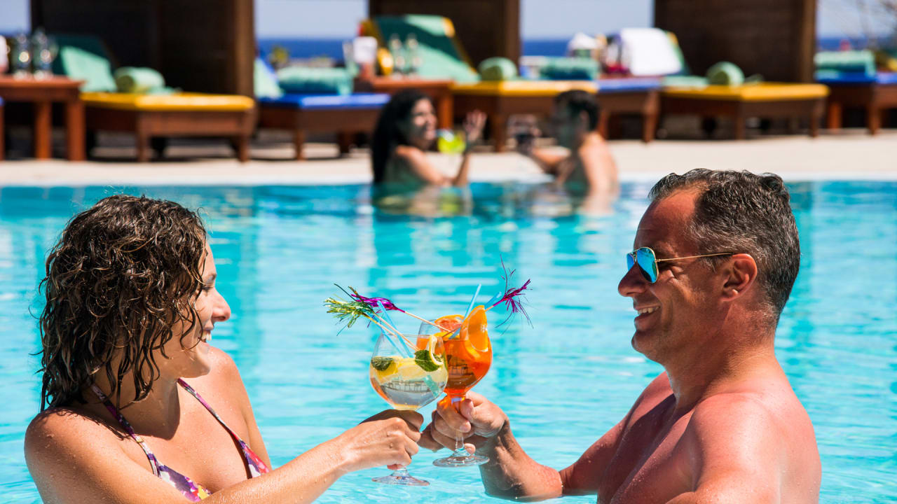 Pool Marina Playa Suite Hotel