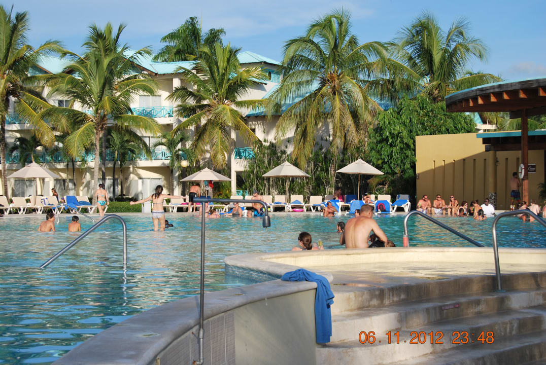 Pool /Bar Dreams La Romana Resort & Spa