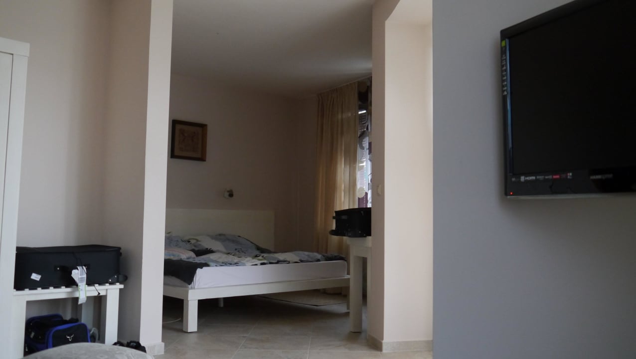 Blick vom Wohnzimmer in den Schlafbereich Hotel Villa Albatros