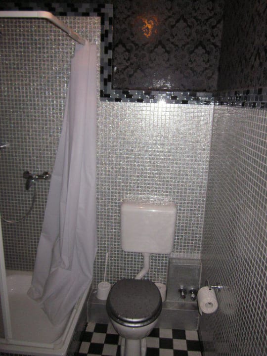 Pott und Brause im 4 Bett Zimmer Hostel Kiezbude