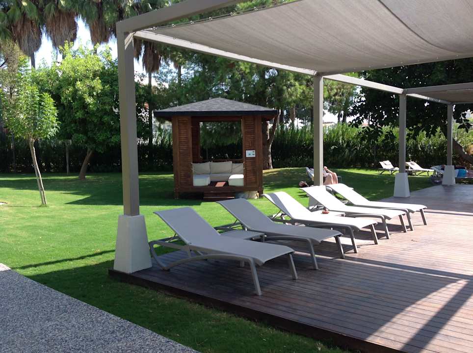 Gartenanlage Acanthus Cennet Barut Collection