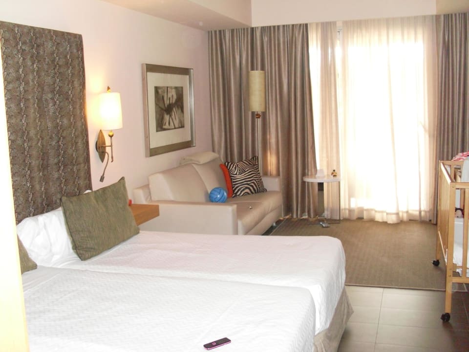 Bett Lopesan Baobab Resort