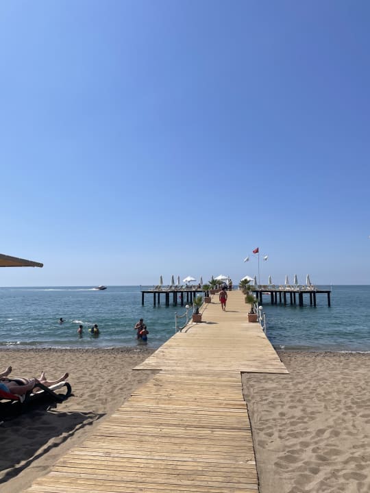 Strand Royal Wings Hotel