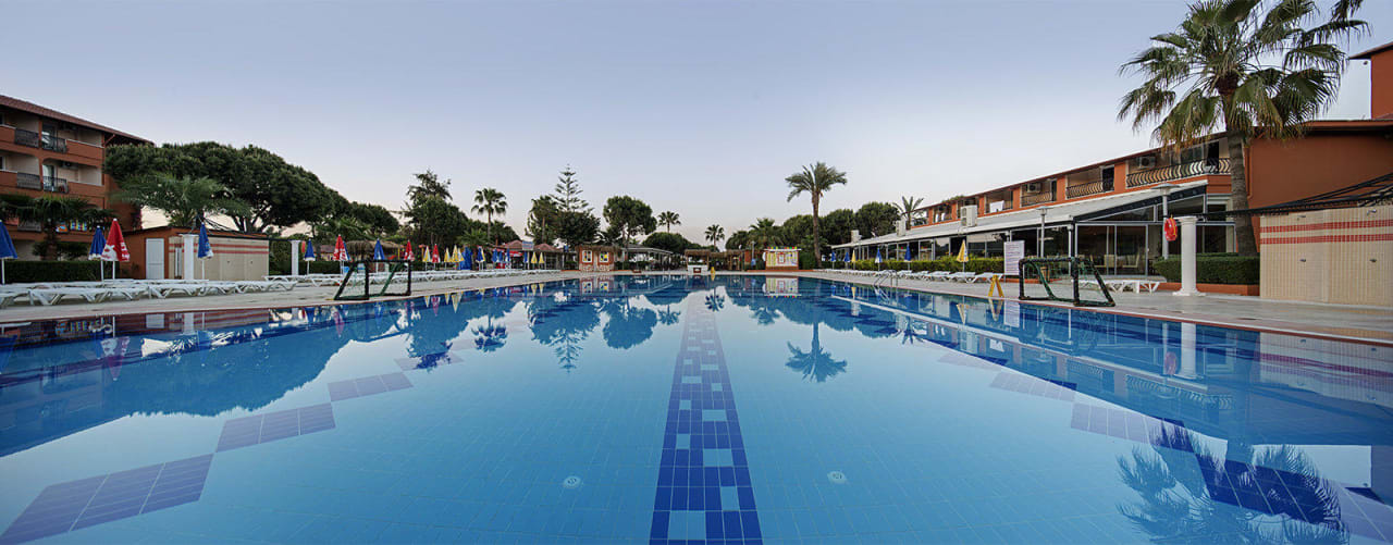Big pool Club Turtas Beach Hotel