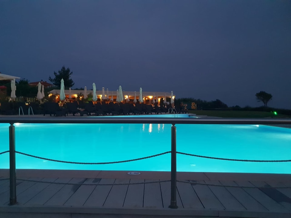 Pool Istion Club & Spa