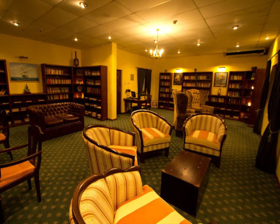 Library Hotel Hunas Falls by Amaya