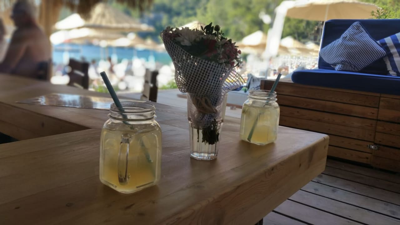 Gastro Hillside Beach Club