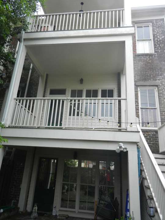 Hintereingang 17hundred90 Inn & Restaurant