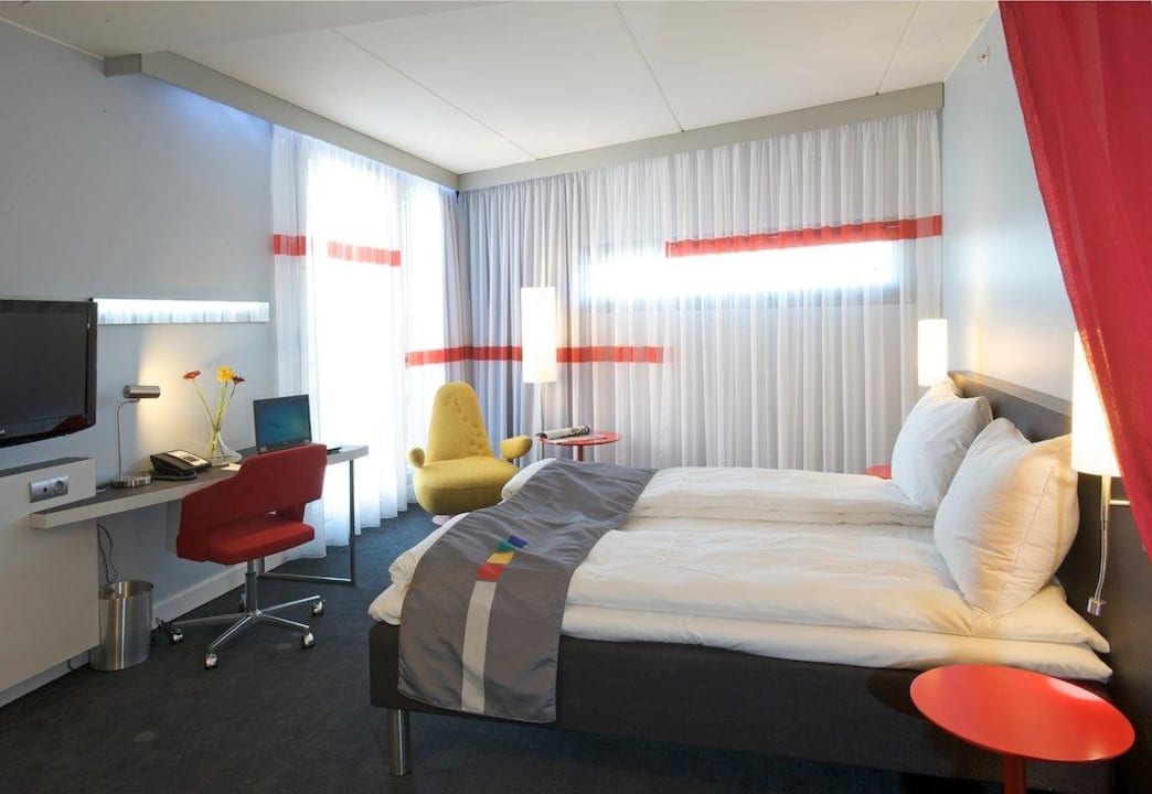Business friendly room Radisson Hotel & Conference Centre Oslo Airport