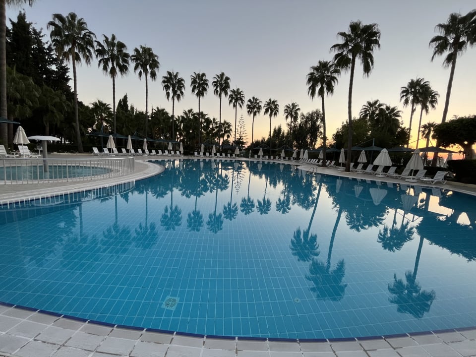 Pool Iz Flower Side Beach Hotel