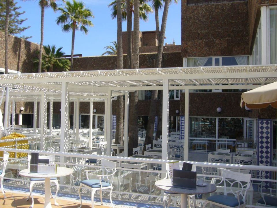 Terrasse des Frühstückrestaurants Hotel Riu Palace Oasis