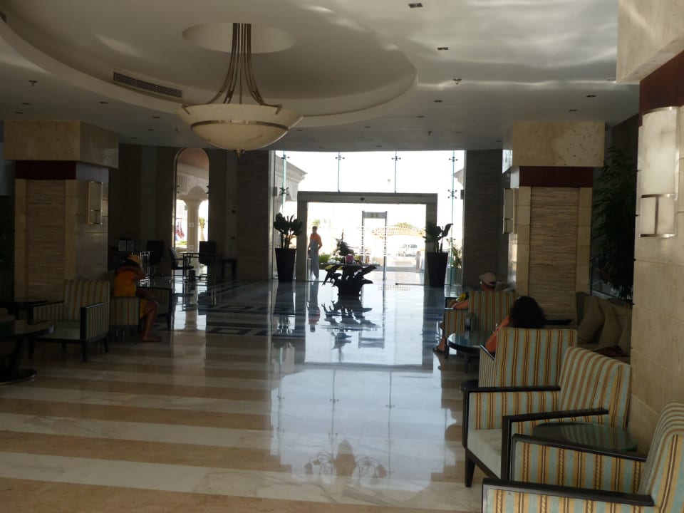 Richtung Haupteingang Hotel Xperience Sea Breeze Resort