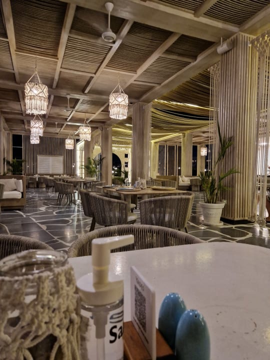 Gastro SUNRISE Crystal Bay Resort